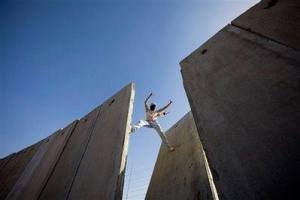 Palestinian Scales Walls